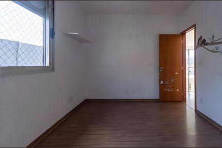 Casa para alugar com 306m², 3 quartos e 5 vagas Casa para alugar com 306m², 3 quartos e 5 vagasQuarto