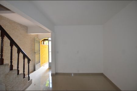 Sala de casa para alugar com 2 quartos, 150m² em Osvaldo Cruz, Rio de Janeiro