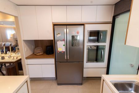 Apartamento à venda com 131m², 3 quartos e 3 vagasCOZINHA