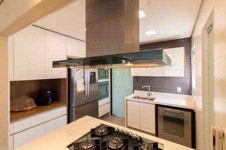 Apartamento à venda com 131m², 3 quartos e 3 vagasCOZINHA