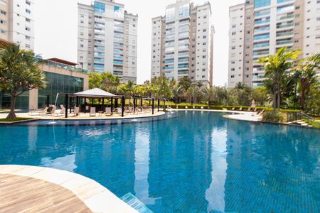 Apartamento à venda com 131m², 3 quartos e 3 vagasÁREA COMUM - PISCINA