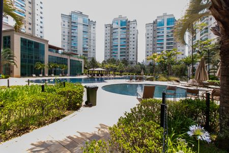 Apartamento à venda com 131m², 3 quartos e 3 vagasÁREA COMUM - PISCINA