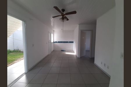 Cozinha de casa de condomínio para alugar com 2 quartos, 56m² em Santo Afonso, Novo Hamburgo