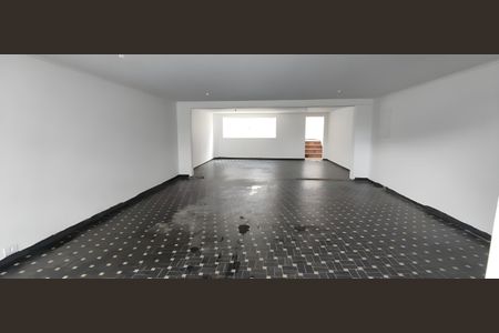 Garagem de casa à venda com 3 quartos, 200m² em Cambuci, São Paulo