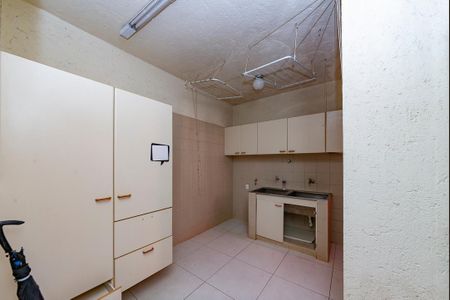 Casa à venda com 470m², 4 quartos e 4 vagas Casa à venda com 470m², 4 quartos e 4 vagasÁrea de Serviço