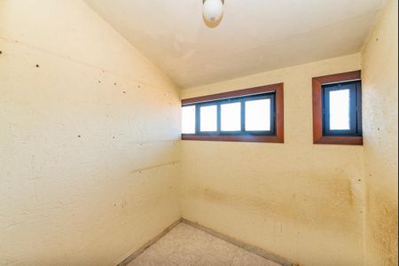 Casa à venda com 470m², 4 quartos e 4 vagas Casa à venda com 470m², 4 quartos e 4 vagasQuarto de Serviço 2