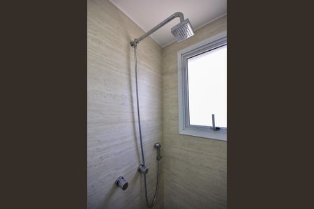 Apartamento à venda com 91m², 2 quartos e 2 vagasChuveiro da Suíte 1