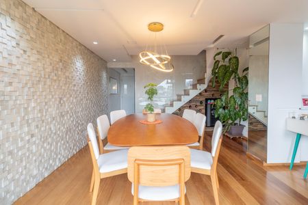 Apartamento à venda com 148m², 4 quartos e 4 vagas Apartamento à venda com 148m², 4 quartos e 4 vagasSala de jantar