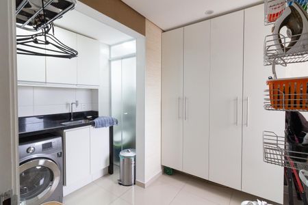 Apartamento à venda com 148m², 4 quartos e 4 vagas Apartamento à venda com 148m², 4 quartos e 4 vagasÁrea de serviço