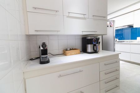 Apartamento à venda com 148m², 4 quartos e 4 vagas Apartamento à venda com 148m², 4 quartos e 4 vagasCozinha