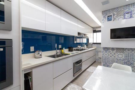 Apartamento à venda com 148m², 4 quartos e 4 vagas Apartamento à venda com 148m², 4 quartos e 4 vagasCozinha