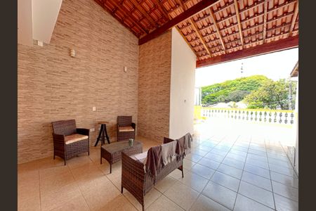 Casa para alugar com 204m², 3 quartos e 2 vagas Casa para alugar com 204m², 3 quartos e 2 vagasTerraço