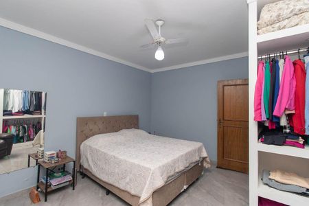 Casa à venda com 270m², 4 quartos e 6 vagasQuarto Suíte