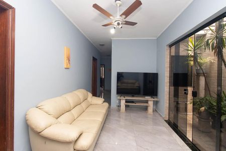 Casa à venda com 270m², 4 quartos e 6 vagasSala de TV