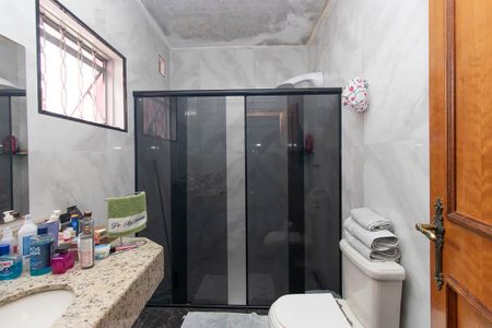 Casa à venda com 270m², 4 quartos e 6 vagasBanheiro da Suíte