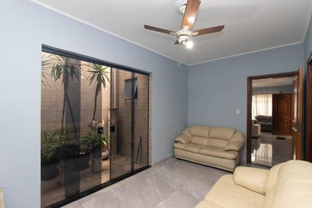 Sala de TV de casa à venda com 4 quartos, 270m² em Parque Edu Chaves, São Paulo