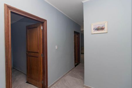 Casa à venda com 270m², 4 quartos e 6 vagasHall dos Quartos