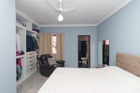 Casa à venda com 270m², 4 quartos e 6 vagasQuarto Suíte