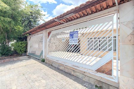 Casa à venda com 270m², 4 quartos e 6 vagasFachada