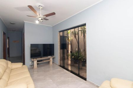 Casa à venda com 270m², 4 quartos e 6 vagasSala de TV