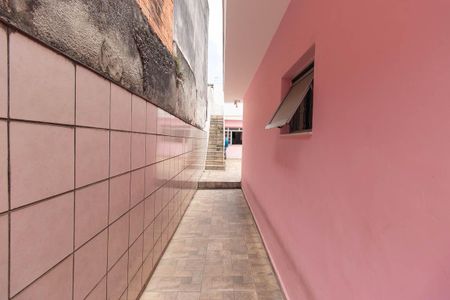 Casa à venda com 270m², 4 quartos e 6 vagasCorredor externo