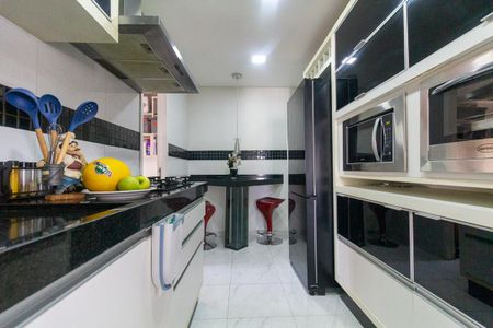 Apartamento à venda com 115m², 3 quartos e 2 vagas Apartamento à venda com 115m², 3 quartos e 2 vagasCozinha