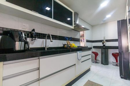 Apartamento à venda com 115m², 3 quartos e 2 vagas Apartamento à venda com 115m², 3 quartos e 2 vagasCozinha