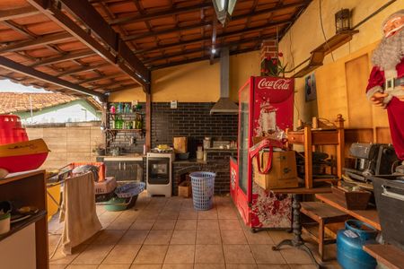 Casa à venda com 470m², 3 quartos e 3 vagas Casa à venda com 470m², 3 quartos e 3 vagasÁrea Gourmet