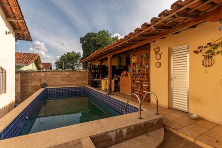 Casa à venda com 470m², 3 quartos e 3 vagas Casa à venda com 470m², 3 quartos e 3 vagasÁrea Gourmet