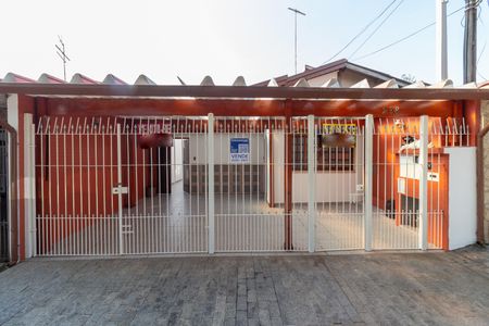 Casa à venda com 158m², 2 quartos e 2 vagas Casa à venda com 158m², 2 quartos e 2 vagasFachada