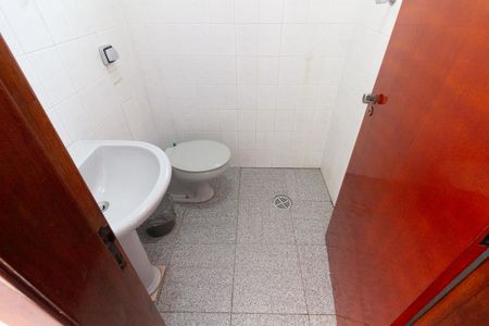 Casa à venda com 158m², 2 quartos e 2 vagas Casa à venda com 158m², 2 quartos e 2 vagasBanheiro de serviço