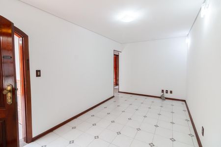 Casa à venda com 158m², 2 quartos e 2 vagas Casa à venda com 158m², 2 quartos e 2 vagasSala