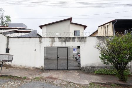 Casa à venda com 61m², 2 quartos e 1 vagaFachada