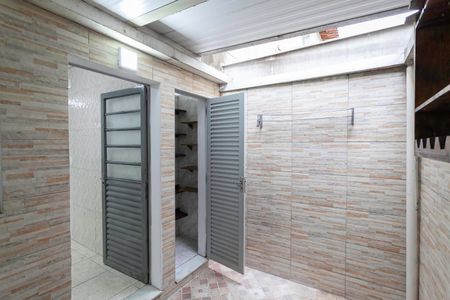 Casa à venda com 61m², 2 quartos e 1 vagaÁrea de serviço 