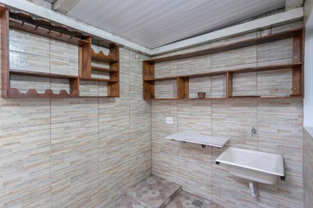 Casa à venda com 61m², 2 quartos e 1 vagaÁrea de serviço 