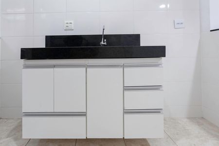 Casa à venda com 61m², 2 quartos e 1 vagaSala/Cozinha