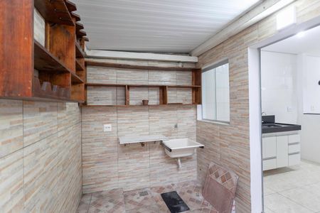 Casa à venda com 61m², 2 quartos e 1 vagaÁrea de serviço 