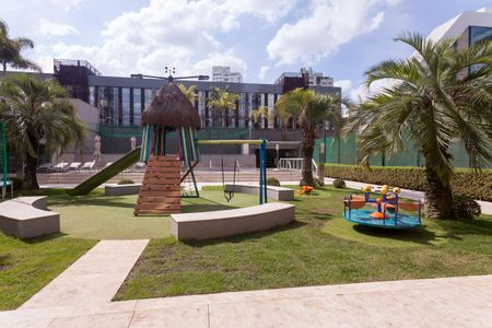 Apartamento à venda com 200m², 4 quartos e 4 vagas Apartamento à venda com 200m², 4 quartos e 4 vagasÁrea comum - Playground