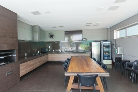 Apartamento à venda com 200m², 4 quartos e 4 vagas Apartamento à venda com 200m², 4 quartos e 4 vagasÁrea comum - Churrasqueira