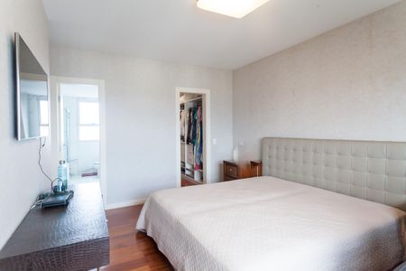 Apartamento à venda com 200m², 4 quartos e 4 vagas Apartamento à venda com 200m², 4 quartos e 4 vagassuite master