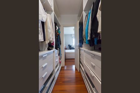 Apartamento à venda com 200m², 4 quartos e 4 vagas Apartamento à venda com 200m², 4 quartos e 4 vagasCloset suite master