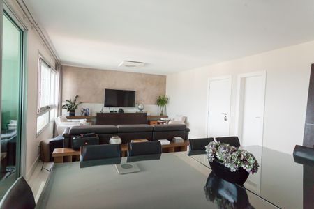 Apartamento à venda com 200m², 4 quartos e 4 vagas Apartamento à venda com 200m², 4 quartos e 4 vagassala