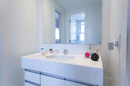 Apartamento à venda com 200m², 4 quartos e 4 vagas Apartamento à venda com 200m², 4 quartos e 4 vagasbanheiro semi suite 1 e 2