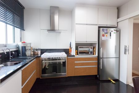 Apartamento à venda com 200m², 4 quartos e 4 vagas Apartamento à venda com 200m², 4 quartos e 4 vagasCozinha