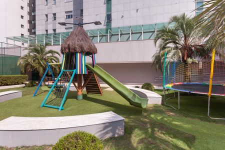 Apartamento à venda com 200m², 4 quartos e 4 vagas Apartamento à venda com 200m², 4 quartos e 4 vagasÁrea comum - Playground