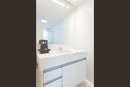 Apartamento à venda com 200m², 4 quartos e 4 vagas Apartamento à venda com 200m², 4 quartos e 4 vagasbanheiro suite 1