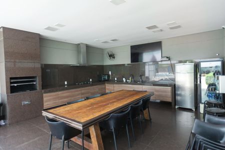 Apartamento à venda com 200m², 4 quartos e 4 vagas Apartamento à venda com 200m², 4 quartos e 4 vagasÁrea comum - Churrasqueira