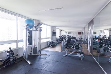 Apartamento à venda com 200m², 4 quartos e 4 vagas Apartamento à venda com 200m², 4 quartos e 4 vagasAcademia