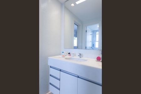 Apartamento à venda com 200m², 4 quartos e 4 vagas Apartamento à venda com 200m², 4 quartos e 4 vagasbanheiro semi suite 1 e 2