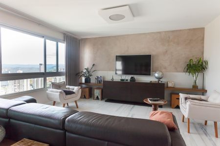 Apartamento à venda com 200m², 4 quartos e 4 vagas Apartamento à venda com 200m², 4 quartos e 4 vagasSala de TV